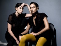 Photographie : Hilda Clem
Maquillage : Griphée
Coiffure : Hilda Clem &Griphée
Modèles : Kâlyane et Natacha